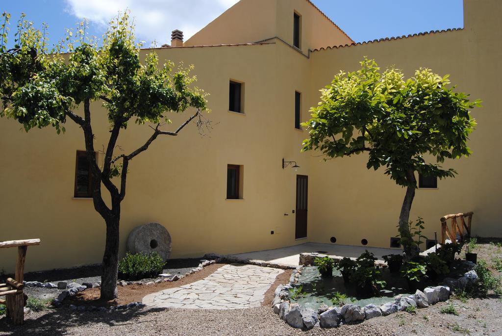 Il Giardino Di Julia B&B Tortora Eksteriør billede